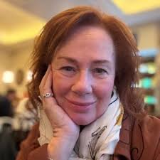 Sarah Walker (@CuratedHouse)