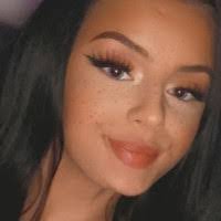 Angelica Olsen's Instagram, Twitter & Facebook