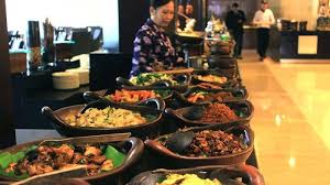 Masukkan timun, ayam, kurma dan sebagai bahan perasa, tambahkan sotong kering. Kurma Sate Sup Kacang Merah Dan Beragam Menu Lezat Di Hotel Santika Jogja Selama Ramadan Tribun Travel