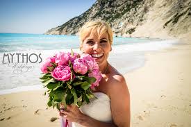Classic white tulip, calla lily bridesmaids' fresh bouquets. How To Select Your Bridal Bouquet Mythos Weddings