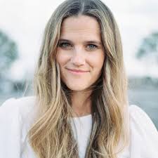 Tara Fry's Instagram, Twitter & Facebook