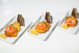 Catering In Koln Rheinische Klassiker Neu Interpretiert Lebensmittel Essen Tapas Hauptspeise