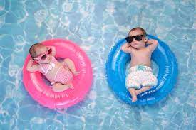 Antworten auf deine fragen und eine checkliste, damit du nichts vergisst. Ab Wann Kann Man Mit Dem Baby Schwimmen Gehen Fit For Fun Wissen