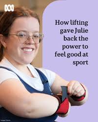 Remember Angel? 〰️ The sculpture used to sit outside the National Gallery  of Victoria but now lives at Birrarung Marr by the Yarra River. 〰️ Covered  with hand-painted ceramic tiles, the sculpture