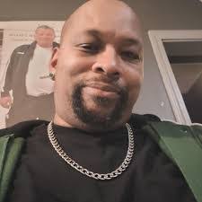 Devon Fennell's Instagram, Twitter & Facebook