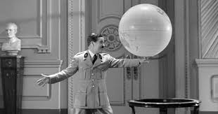Il grande vantaggio che offrivano rispetto ai rolli era la capienza, vantaggio che sorgeva dal fatto che la facciata esterna del rotolo era lasciata in bianco, vuota. Il Grande Dittatore Regia Di Charlie Chaplin Ifellini Com