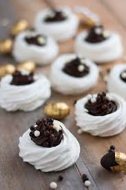 Mini Pavlovas Au Chocolat Pour Paques Pavlova Au Chocolat Recette Chocolat Pavlova
