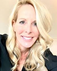 Beth Reeder's Instagram, Twitter & Facebook