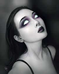 Happy Halloween everyone! Here is a quick study (about 3 hours) of  @maru_ladyj She had posted photos requesting anyone to make them  “spookier”. I instantly saw the potential and these are the