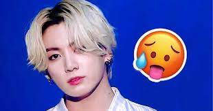 The last time he had a drastic hair color was in 2018 and it was pink! Here Are 10 Moments Bts S Jungkook Slayed Armys With His New Blonde Hair Koreaboo