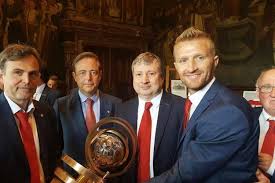 Philippe pannier (chief financial officer) mr. Paul Gheysens Blikt Vooruit Op De Toekomst Met Antwerp Voetbalnieuws Vrouwenvoetbalkrant Be