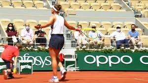 V osmifinále roland garros je naopak barbora krejčíková, která svou náramnou formu dokonale prodala i proti páté nasazené elině svitolinové. Barbora Krejcikova Argert Sich Im Viertelfinale Uber Zwischenruf Von Fan Tennis Video Eurosport