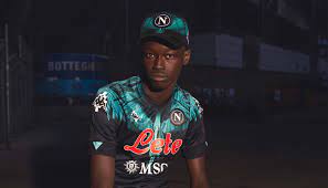 Nuova maglia napoli x burlon vendo rara per collezionisti ritiro in zona mestre venezia taglia s. Napoli Launch Marcelo Burlon X Kappa Kits Soccerbible