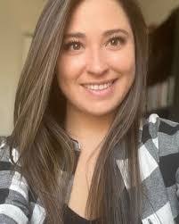 Nicole Brandt's Instagram, Twitter & Facebook