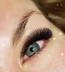Choose from traditional brow/lash colouring + formning. Magdas Fransar Stockholm Timecenter