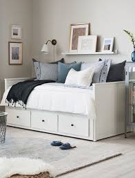 Pin By Sema Yazar On Kinder Jugendzimmer Small Guest Bedroom Bedroom Furniture Inspiration Guest Bedroom Office