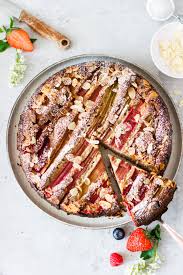 Fast alle menschen sind in festlicher stimmung und freuen sich auf die. Rezept Fur Einen Glutenfreien Mandel Ricotta Kuchen Mit Rhabarber Hey Foodsister