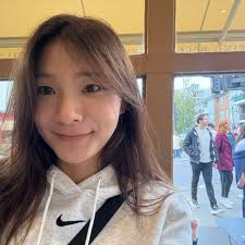 台灣人喜歡出身普通家庭卻獲得世界級成功，然後平時為人謙遜有禮貌又有幽默感的人。