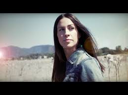 Her mother's name's georgia and she has two brothers. Alanis Morissette Guardian Text Songtextes De