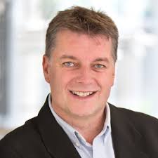 leighton phillips (@latet8)