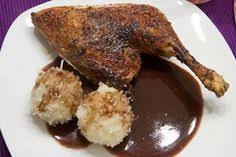 Ganz Einfache Kuche Klassische Entenkeule Mit Klossen Und Rotkohl Entenkeule Entenkeule Rezept Entenkeulen Im Backofen
