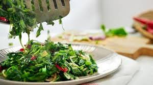 Seorang penderita kista perlu disiplin untuk menerapkan pola hidup sehat, seperti rutin berolahraga, meminum air putih yang cukup, dan mengatur bahan dan pola makan yang sehat. Benarkah Sayur Bayam Tahu Bisa Menyebabkan Kista Simak Penjelasan Dokter Kandungan Ini Moms Pos Kupang