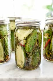 Homemade Spicy Garlic Dill Pickles Recipe Foodiecrush Com