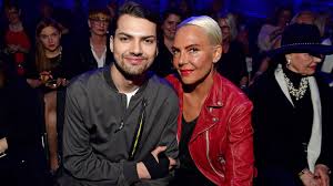 Durch ihre teilnahme bei der die werdende mutter leide aktuell leider unter übelkeit, wie jimi seinen followern verriet. Dass Natascha Ochsenknecht 56 Ihre Kinder In Allen Lebenslagen Unterstutzt Durfte Kein Allzu Gross Youtube