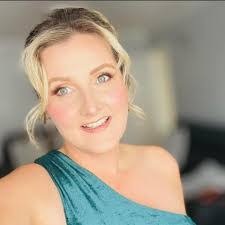 Anne Dunlea's Instagram, Twitter & Facebook