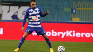 Plotki o kryzysie w ich związku krążyły w mediach już od jakiegoś czasu. Jakub Rzezniczak O Kontrakcie Z Wisla Plock Zarobki Pilkarzy Sa Za Niskie Sport Tvp Pl