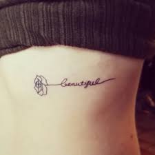 Tattoo Schriftzug Rippe Beautiful Rose Filigran Dezent Tattoo Rippe Ideen Fur Tattoos Herz Tattoo Klein