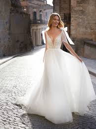 Nuova collezione 2021 @herveparisbridal un inno al. La Nuova Collezione Sposa Nicole E Una Lettera D Amore All Italia