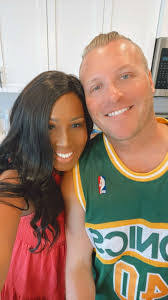 Vanessa Messer's Instagram, Twitter & Facebook