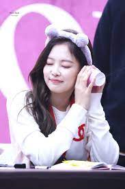 Jennie cute #blackpink #kimjennie #jenniekim #jennie #kpop #Jendeukie #NiNi #YGPrincess #humangucci #jennieairportfashion #huma… | Nữ thần, Người nổi tiếng, Seoul