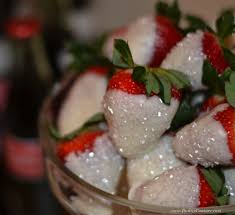 Sparkling Strawberries Dipped In White Chocolate Then Dusted With Sugar Crystals These Girly Wedding Strawberries White Chocolate Strawberries Wedding Food