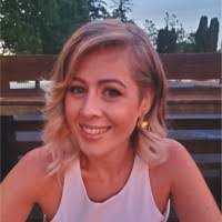 Tara Mckinnon's Instagram, Twitter & Facebook