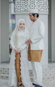 Alexa pun langsung menyertakan fotonya saat akad nikah dengan sang suami. Fto Bju Gamis Palestina Akad Nikah Model Baju Gamis Batik Kombinasi Polos Remaja Wanita Menggambar Model Pakaian Batik Sekarang Baju Gamis Banyak Ragamnya Wedding Dresses