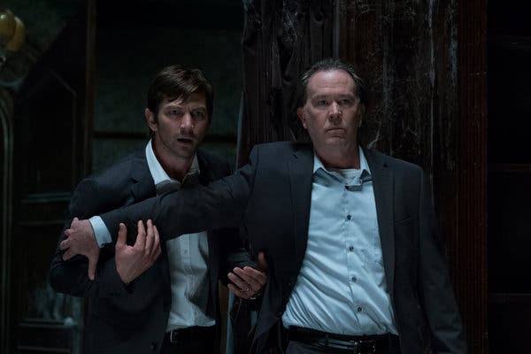 The Haunting of Hill House,' on Netflix, Is a Family Drama With Scares - The  New York Times