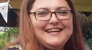 Kellie Hinton's Instagram, Twitter & Facebook