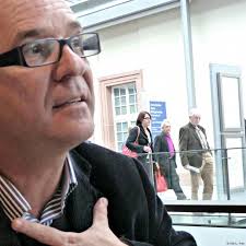 Quase fui agredido por brasileiros em Frankfurt", diz Ruffato