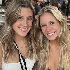 Amanda Kyzar's Instagram, Twitter & Facebook