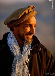 مسعود، د پلار د دولتي دندې له له امله پدې و نه تواندې چې سمې زده کړې وکړي، ځکه چې کال. Ø¹Ú©Ø³ Ø§Ø­Ù…Ø¯ Ø´Ø§Ù‡ Ù…Ø³Ø¹ÙˆØ¯ Ø§ÙØºØ§Ù† Ø¹Ú©Ø³ Ù†ÙˆØ¯ÛŒ