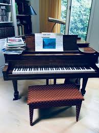 Kranich Bach Baby Grand Piano With Bench Serial Number 58349 Which Corresponds With Production Between 1918 1920 Piano Piano History Auction