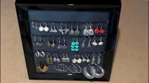 64 paires de boucles d'oreilles. Astuce Facile Pour Ranger Vos Boucles D Oreilles Diy Easy Earrings Display Stand Youtube