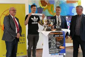 Bank 1 saar, esančio saarlouis, bic kodas yra sabade5sxxx. Presse Handball Verband Saar E V
