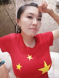 女版黃安投票傻喊：投XXX 警察一來「下場慘了」 - 自由娛樂