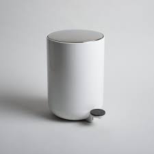 40 Unique Trash Cans That Solve All Your Rubbish Problems Bedroom Trash Can Trash Can Trash Cans