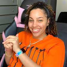 Kameka Anderson's Instagram, Twitter & Facebook