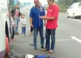 Lowongan kerja jakarta, bekasi, karawang, dan sekitarnya. Kernet Bus Tewas Ditabrak Mobil Di Tol Bsd Kabar6 Com