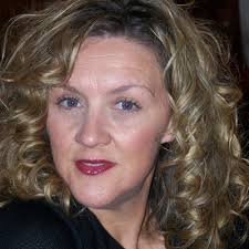 Dana Samara's Instagram, Twitter & Facebook